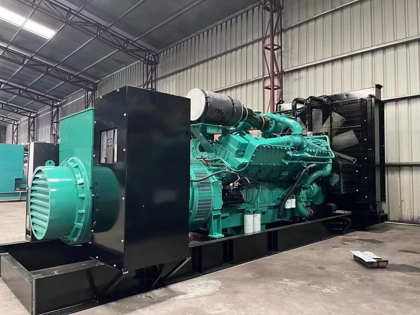 金水如何降低 800kW 柴油发电机输出电流的波动？
