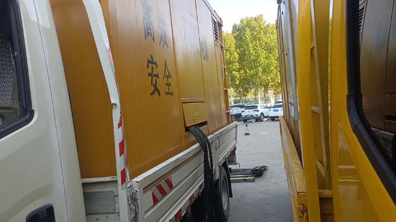 金水如何判断柴油发电机组和UPS电源的切换时间是否符合要求？
